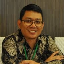 Prof. dr. Jarir At Thobari, D.Pharm., Ph.D 